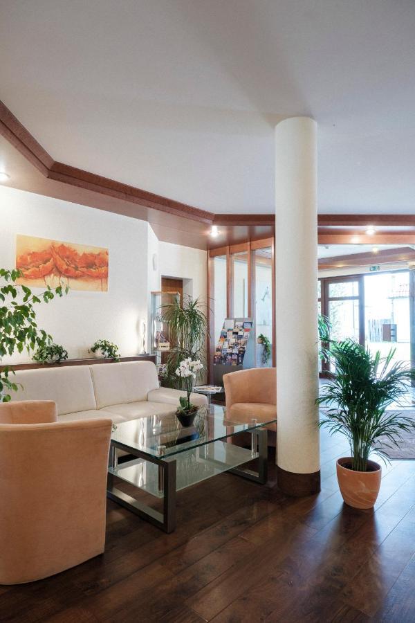 Hotel Flora Moehringen 3*