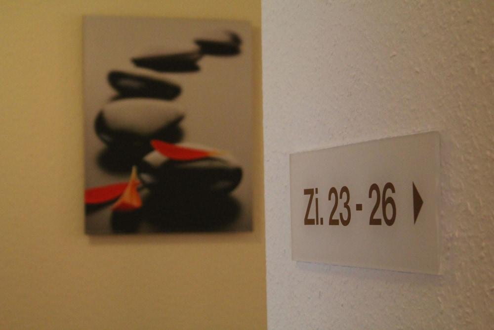Hotel Flora Moehringen 3*