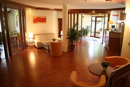 Flora Moehringen Hotel 3*