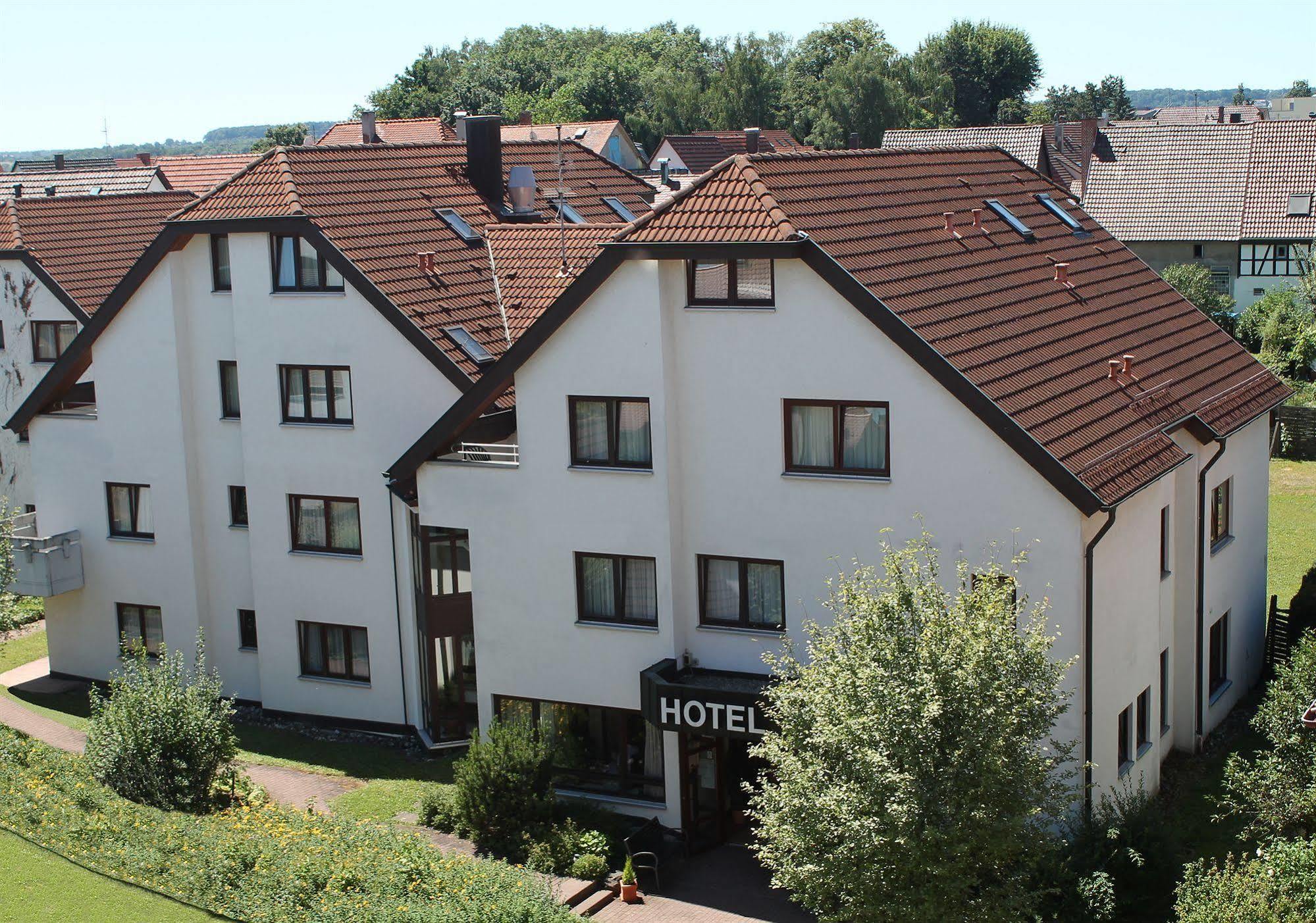 Hotel Flora Moehringen 3*