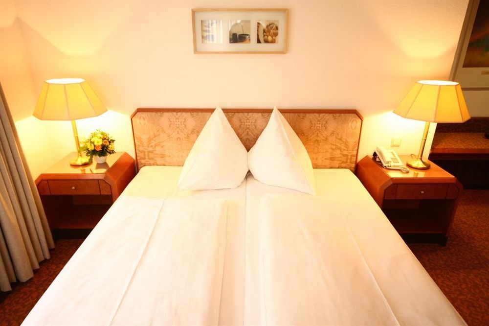 Flora Möhringen Hotel 3*